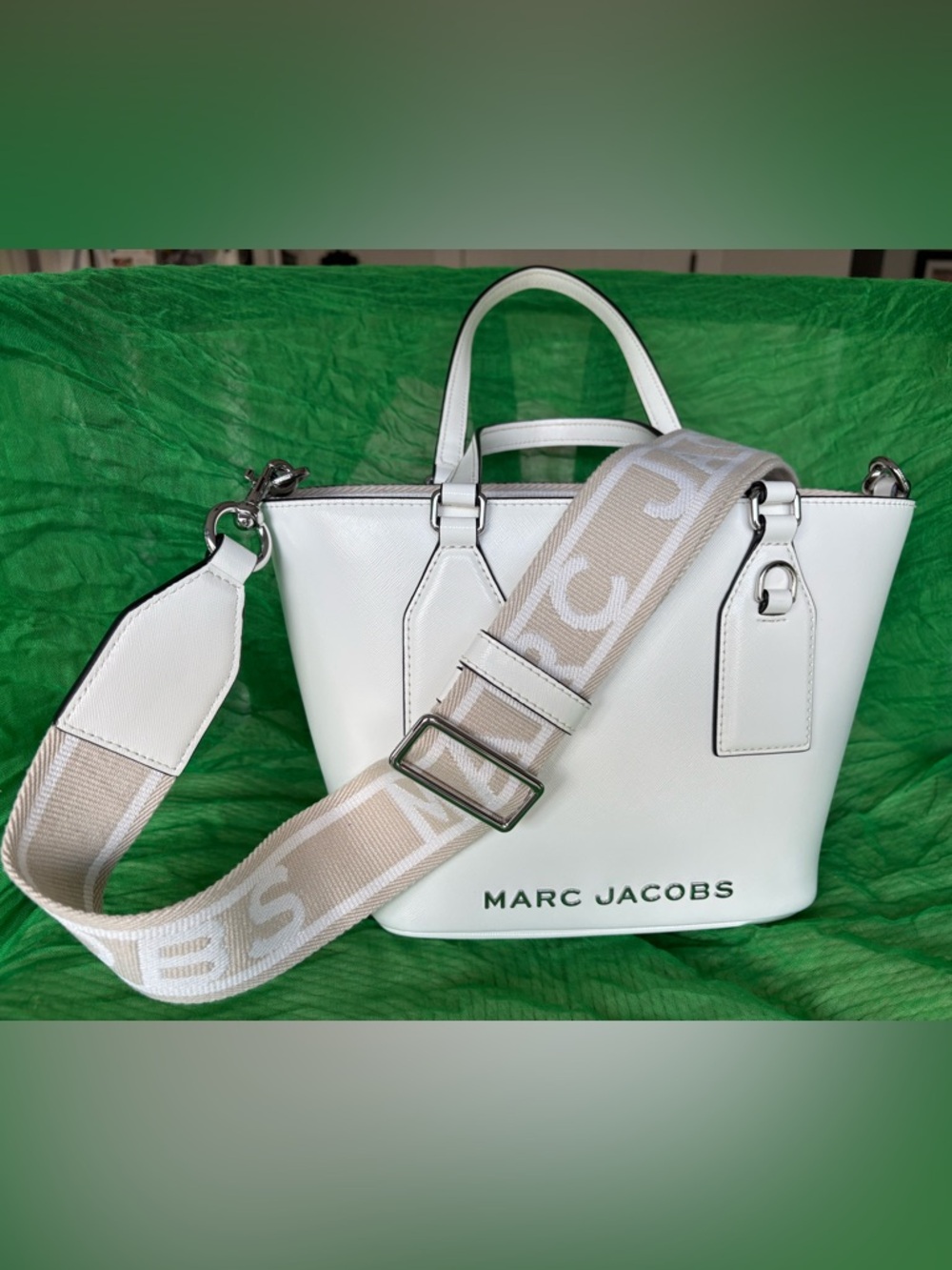 Marc Jacobs White Leather Crossbody with Beige Logo Strap